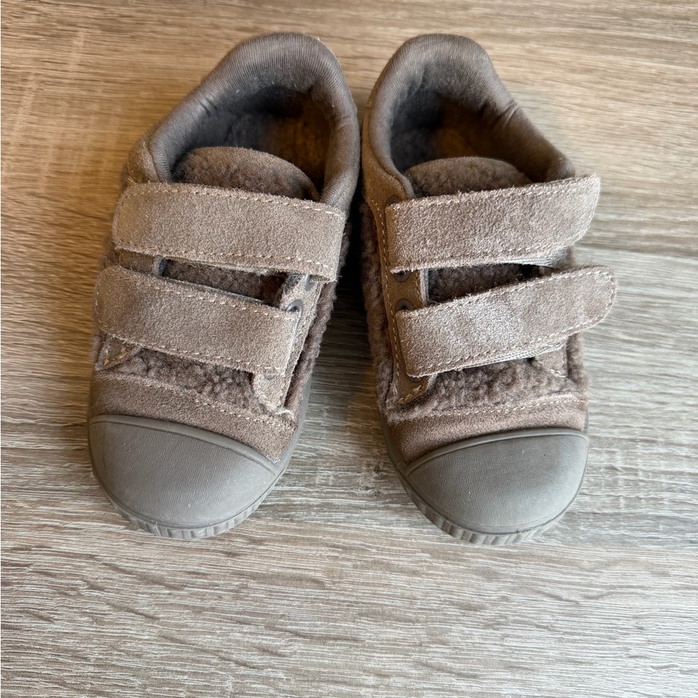 Zara toddler fleece lined sneakers 7 5.6”